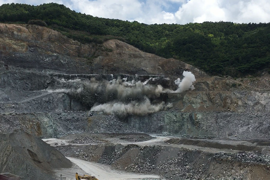 东陈乡大塔石场爆破工程